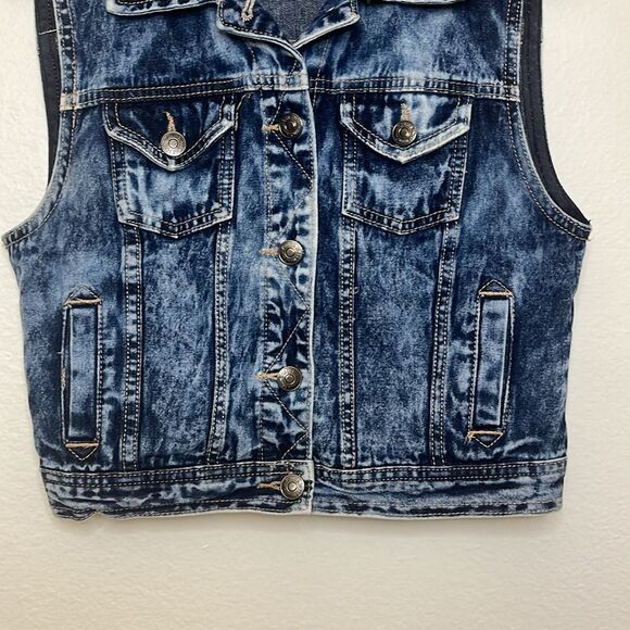 Forever 21 Acid Wash Studded Cropped Denim Vest Sz Small - Picture 4 of 12